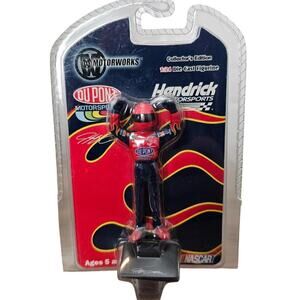 Jeff Gordan Motorworks Du Point Motorsports Hendrick 1:24 Scale Die Cast Figure